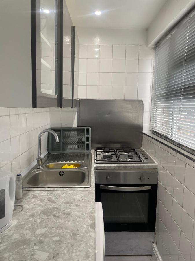 Newly Renovated Studio In Acton Londra Esterno foto