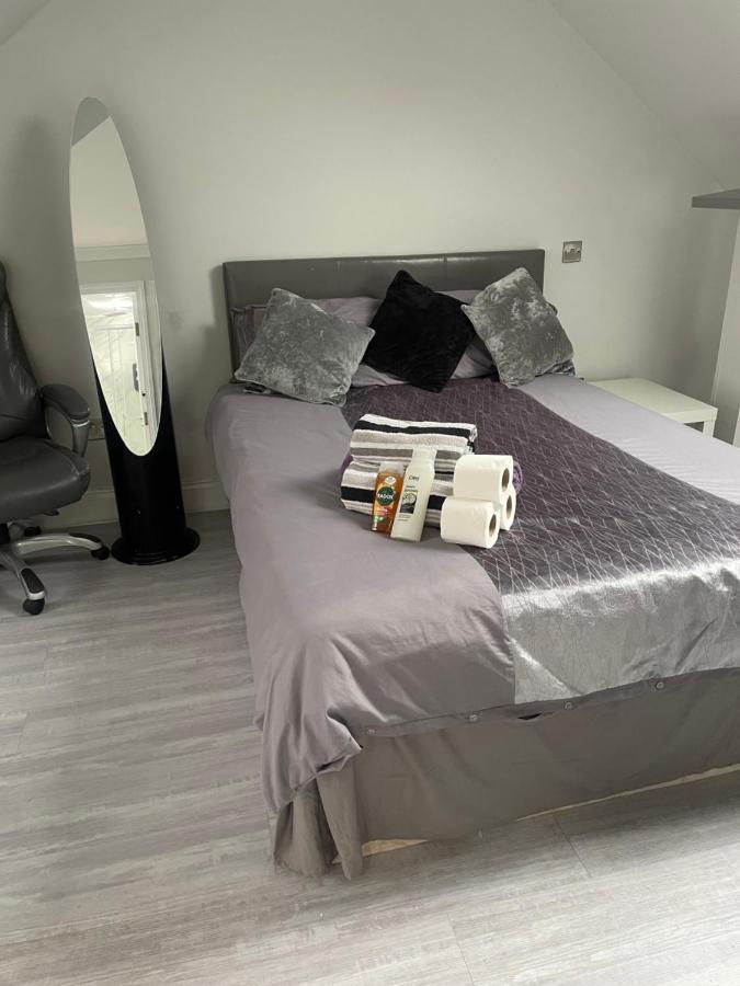 Newly Renovated Studio In Acton Londra Esterno foto